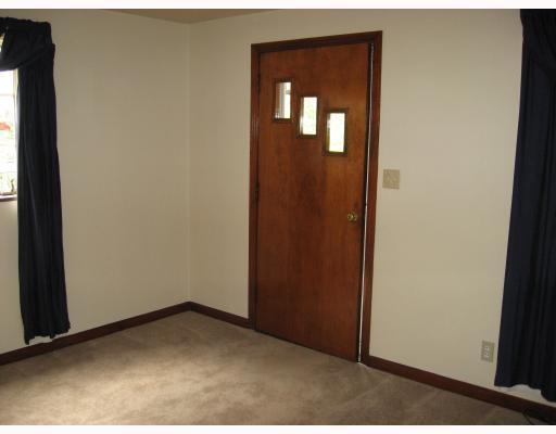 4602-4604 Mt Troy Rd Extension Summer Hill, PA 15214 - Photo 10 of 14 Living Room.