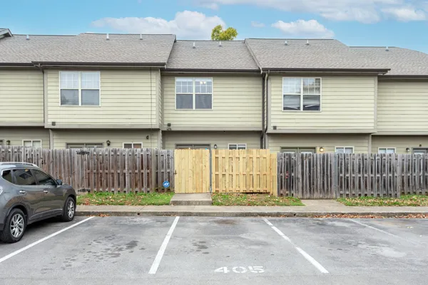 $1,675 | 105 4th Avenue, Unit 405, Murfreesboro, TN 37130