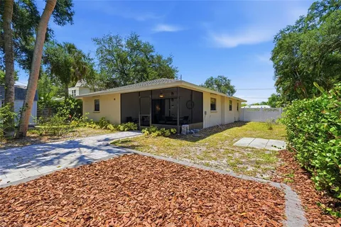$589,000 | 831 Highland Street, Sarasota, FL 34234