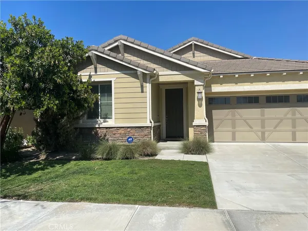a front view of house with yard