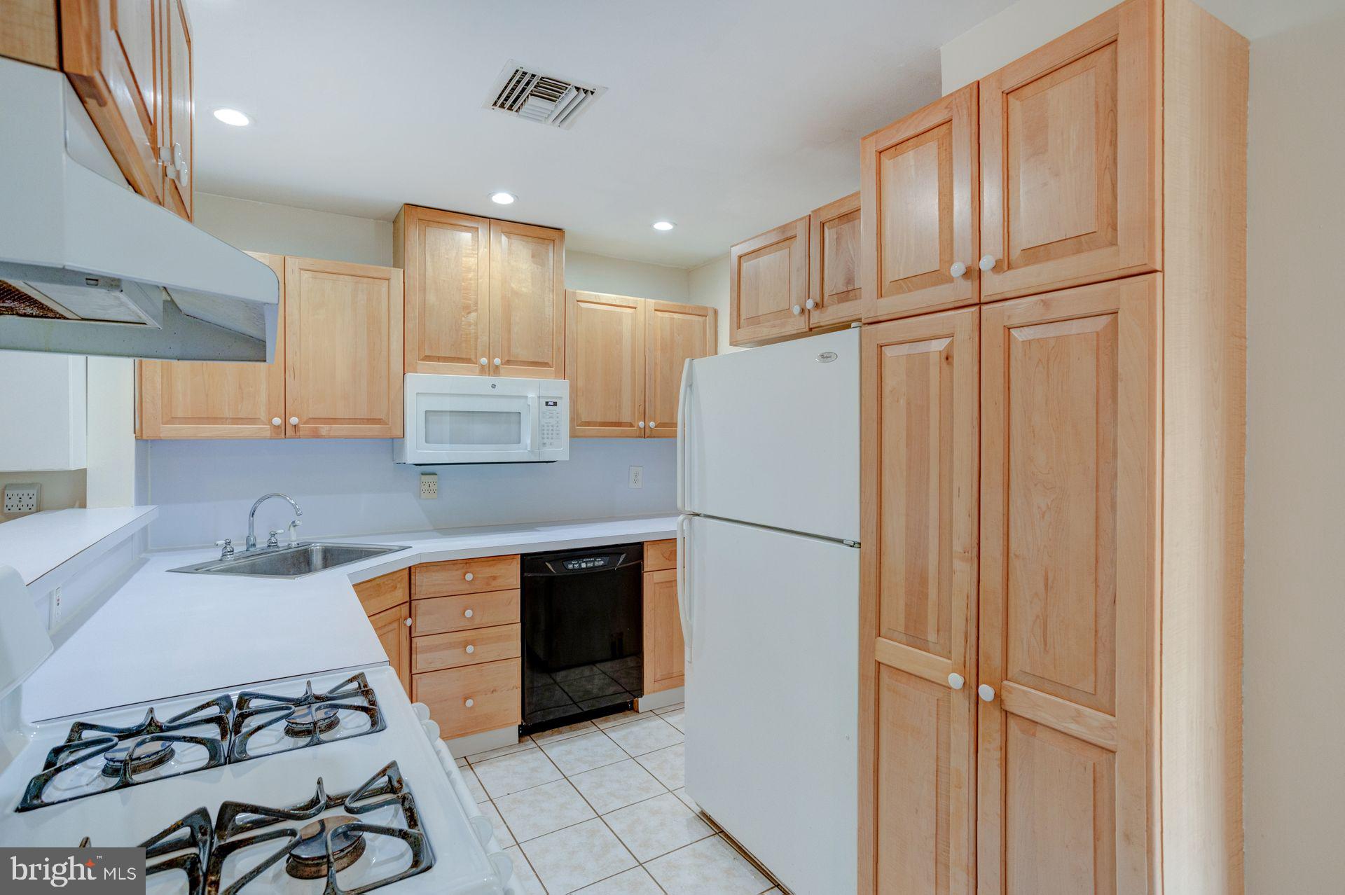 509 Filbert Road Oreland, PA 19075 - Photo 7 of 24 Kitchen