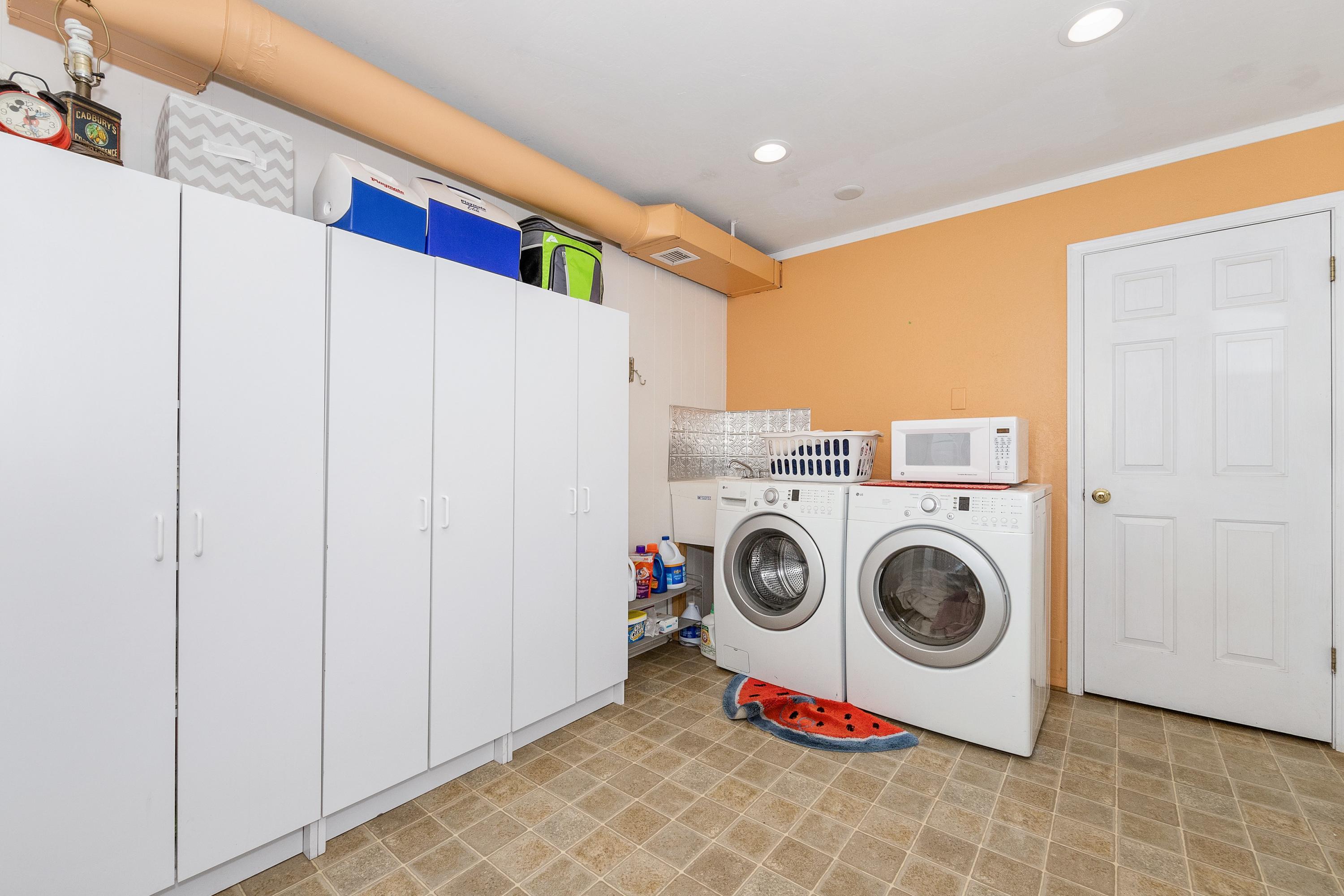 455 Color Cove Road Sedona, AZ 86336 - Photo 33 of 48 033_Laundry Room