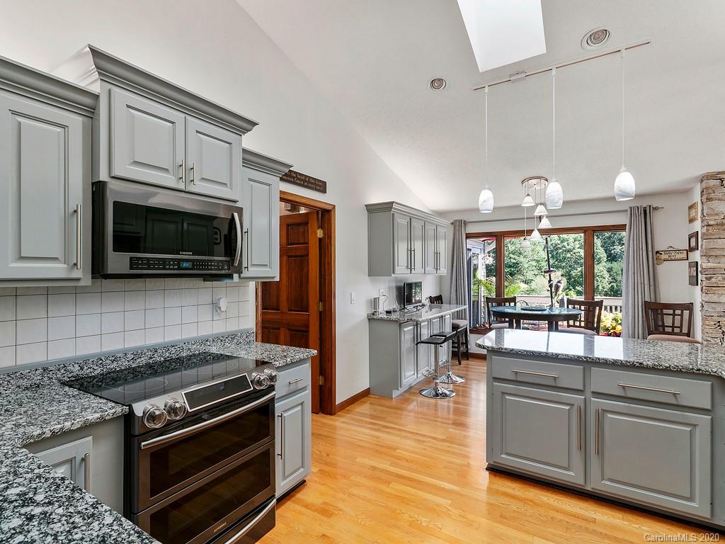 599 Oak Ridge Drive Clyde, NC 28721 - Photo 8 of 32