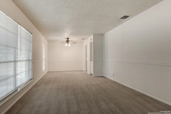 $1,700 | 641 Richfield Drive, Windcrest, TX 78239