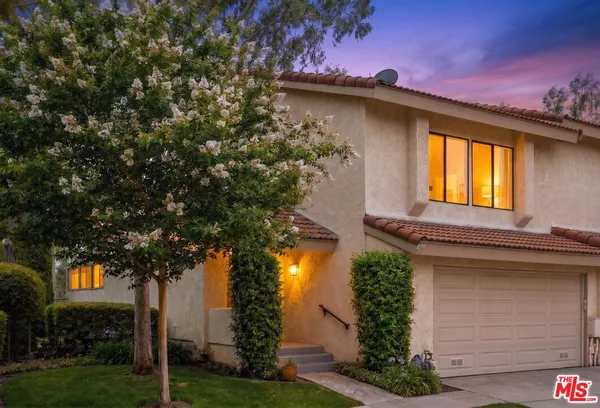 $690,000 | 828 Whitewater Drive, Unit 17, Fullerton, CA 92833