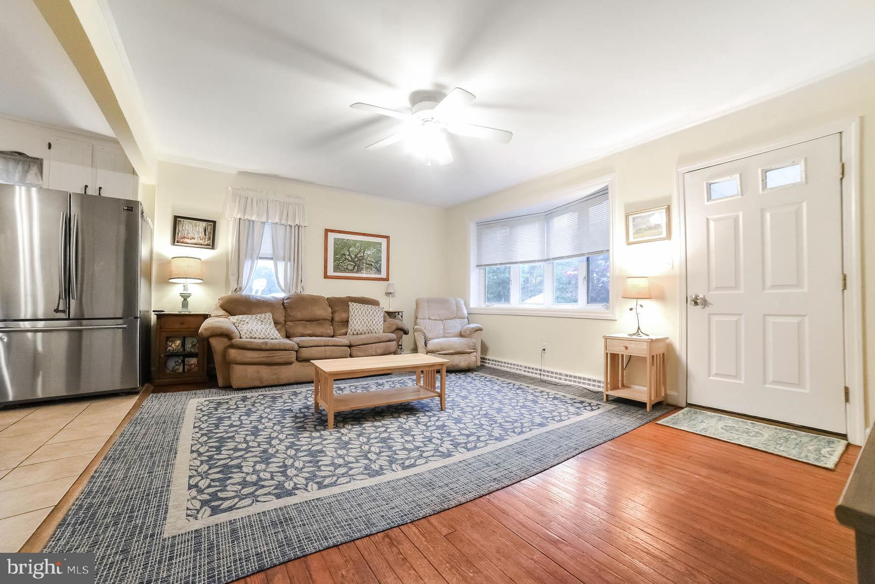25421 Vista Road Hollywood, MD 20636 - Photo 2 of 32 View of Front entry/ Living Room
