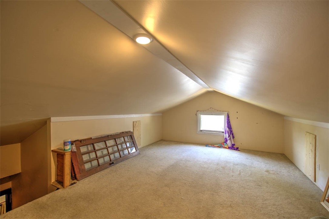 739 West Cushing Street Decatur, IL 62526 - Photo 20 of 28 a view of an empty room with windows