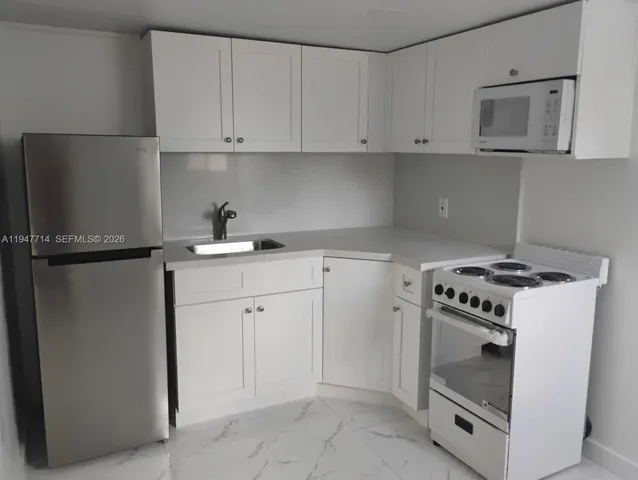 $1,300 | 14441 Southwest 291st Street, Unit 2, Homestead, FL 33033