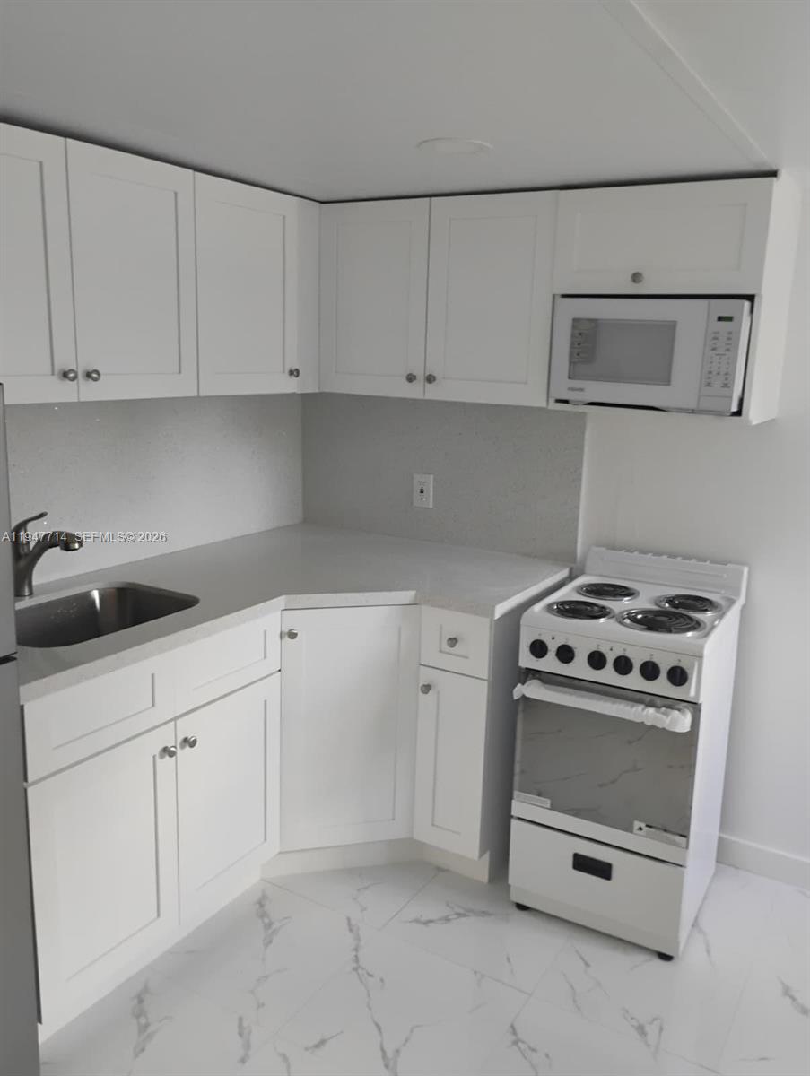 14441 Southwest 291st Street, Unit 2 Homestead, FL 33033 - Photo 4 of 19