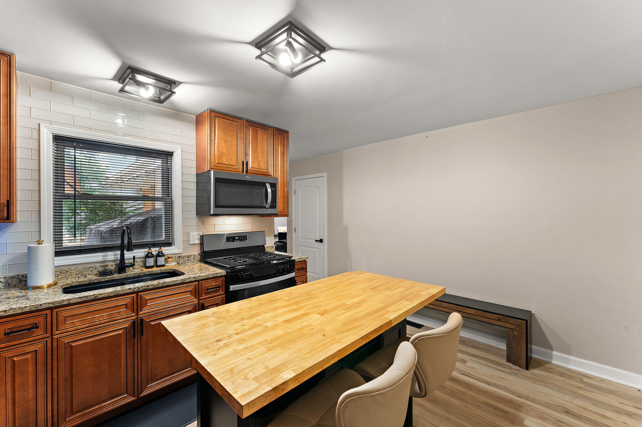 4189 Rutledge Street Gary, IN 46408 - Photo 10 of 39 2048x1365