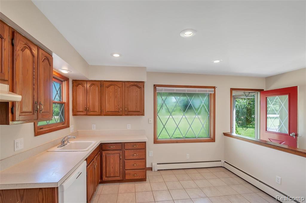 41495 Edison Lake Road Belleville, MI 48111 - Photo 6 of 25 Gallery Image 6