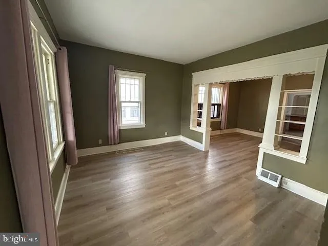 $1,695 | 161 North 3rd Street, Mount Wolf, PA 17347