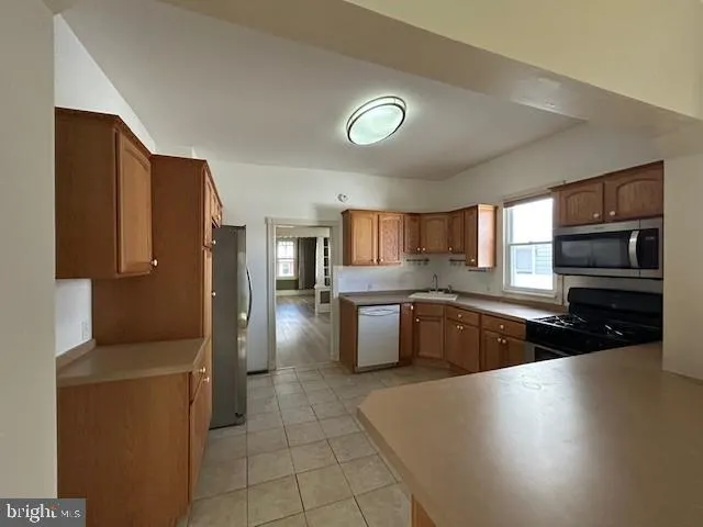 $1,695 | 161 North 3rd Street, Mount Wolf, PA 17347