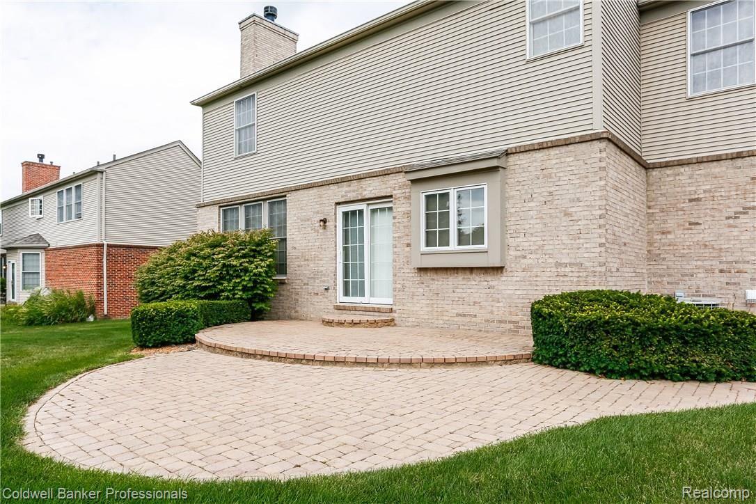1868 Ring Neck Drive Rochester, MI 48307 - Photo 27 of 34 027-Beautiful_Paver_Patio-4602299-large.jpg