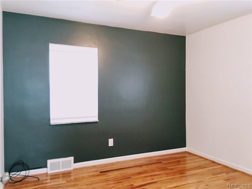 2647 Kenmore Road Berkley, MI 48072 - Photo 14 of 17 image.jpeg