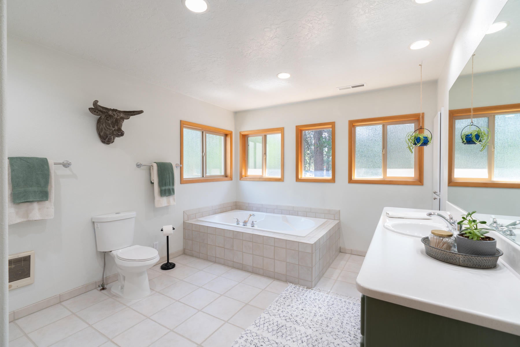 17039 Spring River Road Bend, OR 97707 - Photo 15 of 28 Ossinger-12