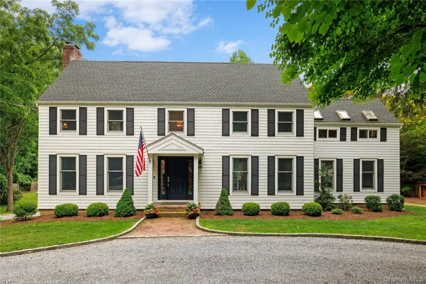 $1,050,000 | 9 Three Sisters Road, St. James, NY 11780