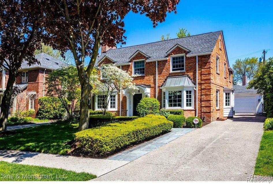 268 Lewiston Road Grosse Pointe Farms, MI 48236 - Photo 1 of 17