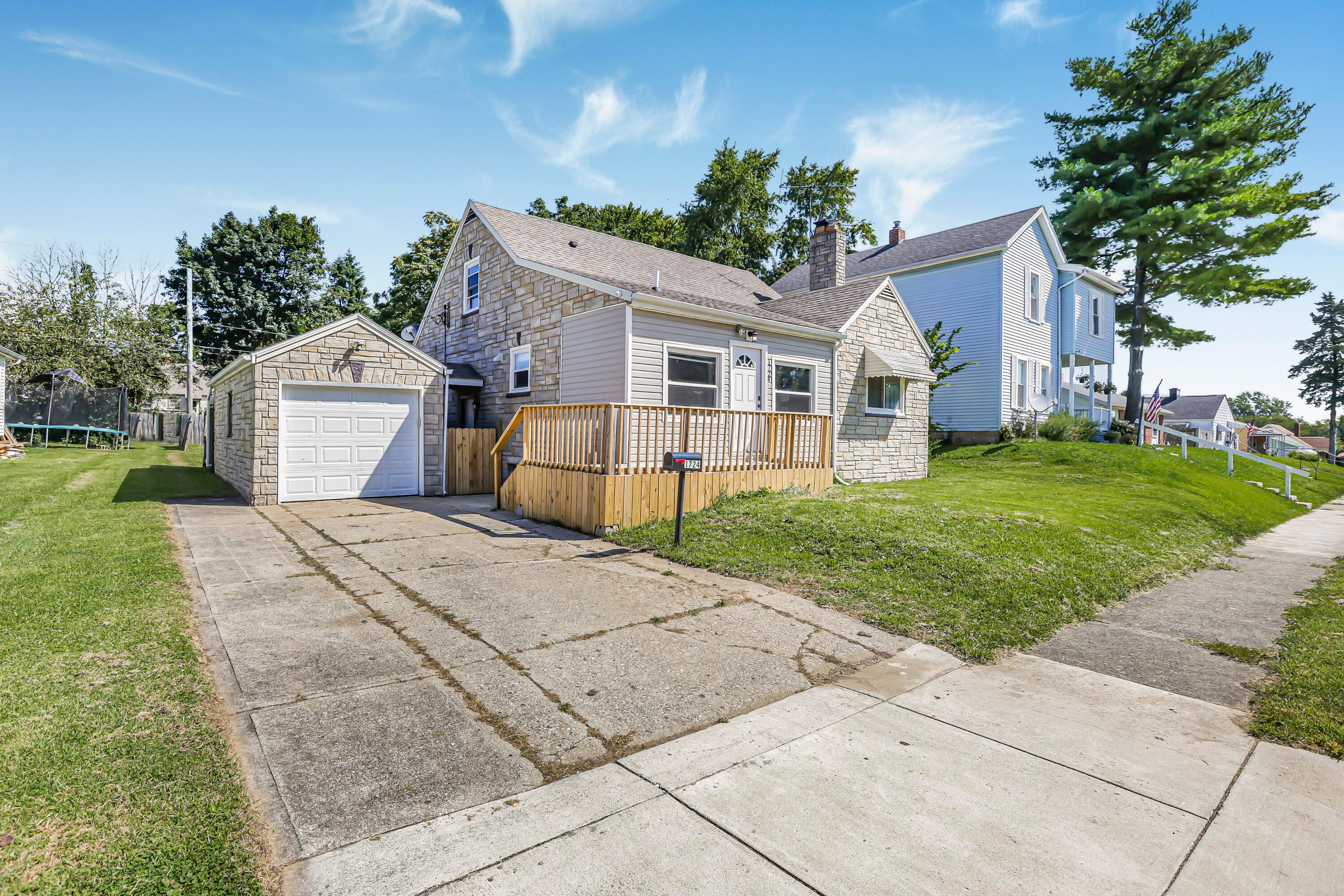1724 Rutland Avenue Springfield, OH 45505 - Photo 4 of 37 4-print-939A8090