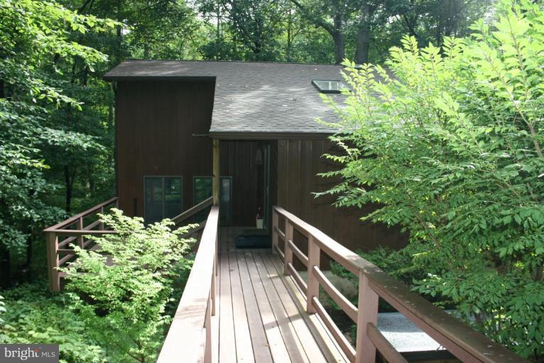 2191 Glenfield Road Annapolis, MD 21401 - Photo 17 of 22 Deck
