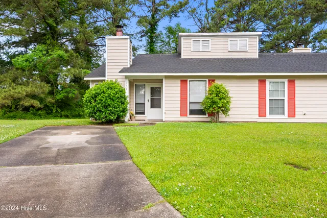 $1,200 | 138 Village Court, Jacksonville, NC 28546