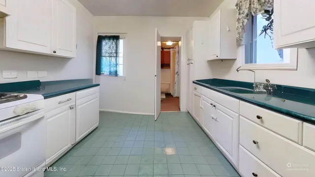 $420,000 | 13 Coonley Court | Mariners Harbor