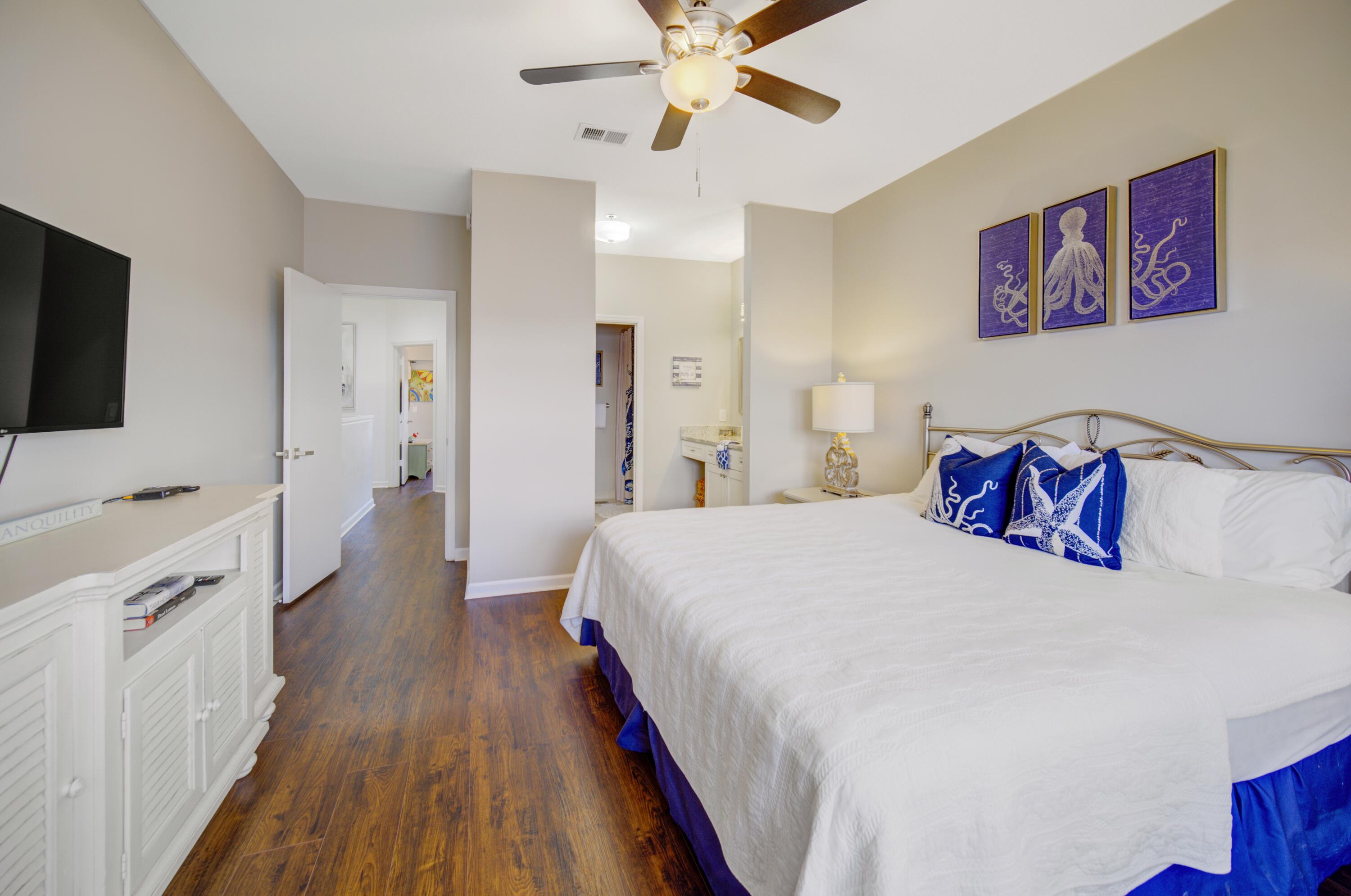 25 Players Club, Unit 25 Miramar Beach, FL 32550 - Photo 29 of 44 Large bedroom and bathroom