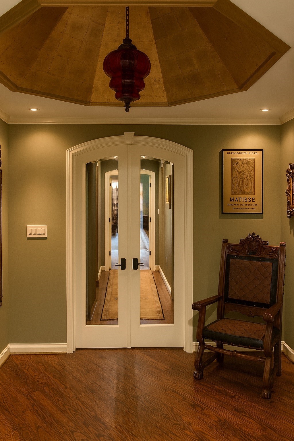 810 Martin Street Houston, TX 77018 - Photo 17 of 31 Hall way to bedrooms has been decluttered using AI.