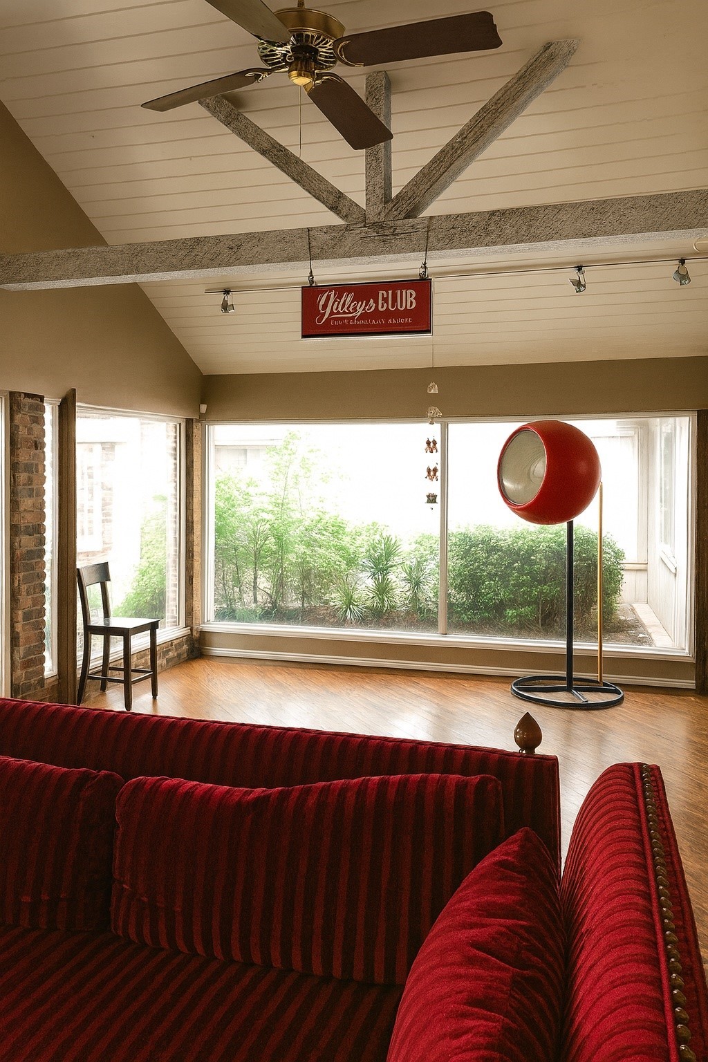 810 Martin Street Houston, TX 77018 - Photo 20 of 31 Family room has been decluttered using AI.