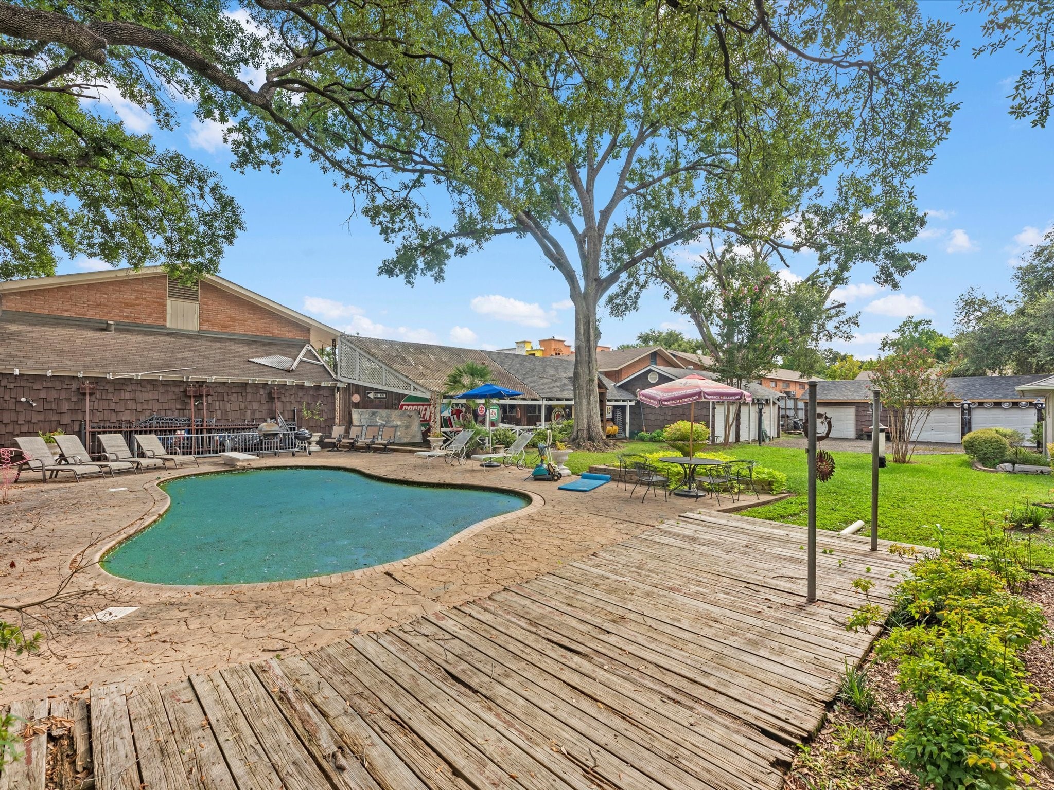 810 Martin Street Houston, TX 77018 - Photo 6 of 31 Backyard