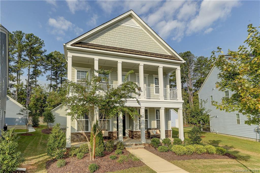 front view of house with a yard
