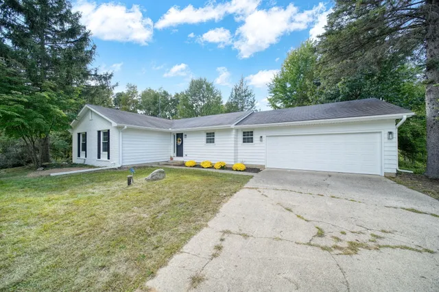 $739,900 | 1865 Lindsey Road, Clarklake, MI 49234