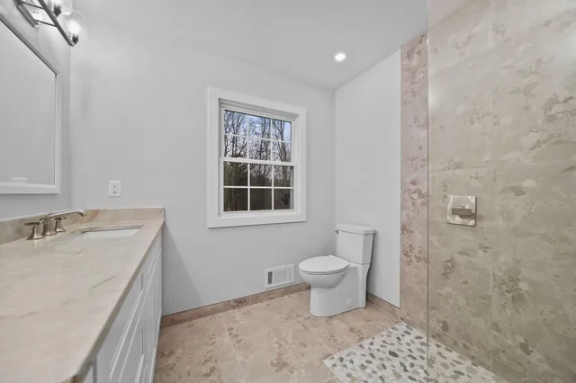 $739,900 | 1865 Lindsey Road, Clarklake, MI 49234