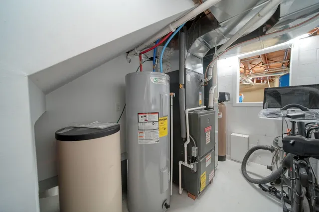 $739,900 | 1865 Lindsey Road, Clarklake, MI 49234