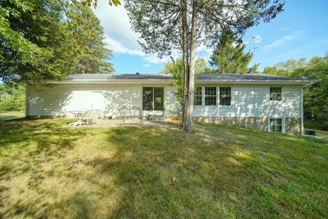 $739,900 | 1865 Lindsey Road, Clarklake, MI 49234