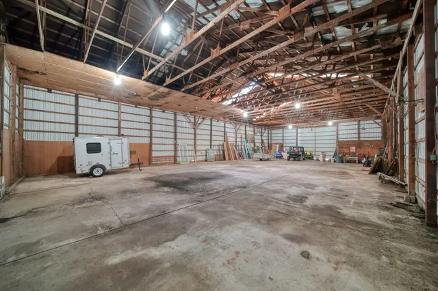 $739,900 | 1865 Lindsey Road, Clarklake, MI 49234