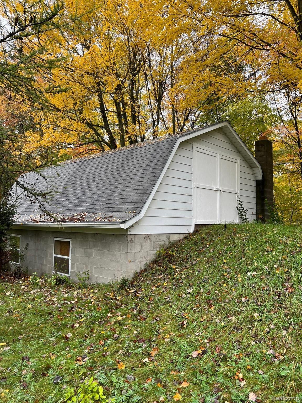 2163 Vernor Road Lapeer, MI 48446 - Photo 30 of 39 IMG_0190.jpg