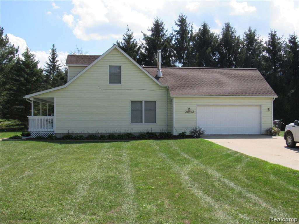 2862 County Farm Road Howell, MI 48843 - Photo 3 of 30 IMG_2364.JPG