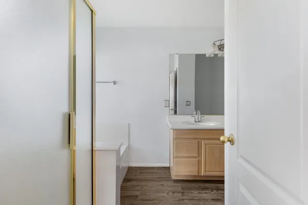 $2,600 | 3926 East Potter Drive, Phoenix, AZ 85050