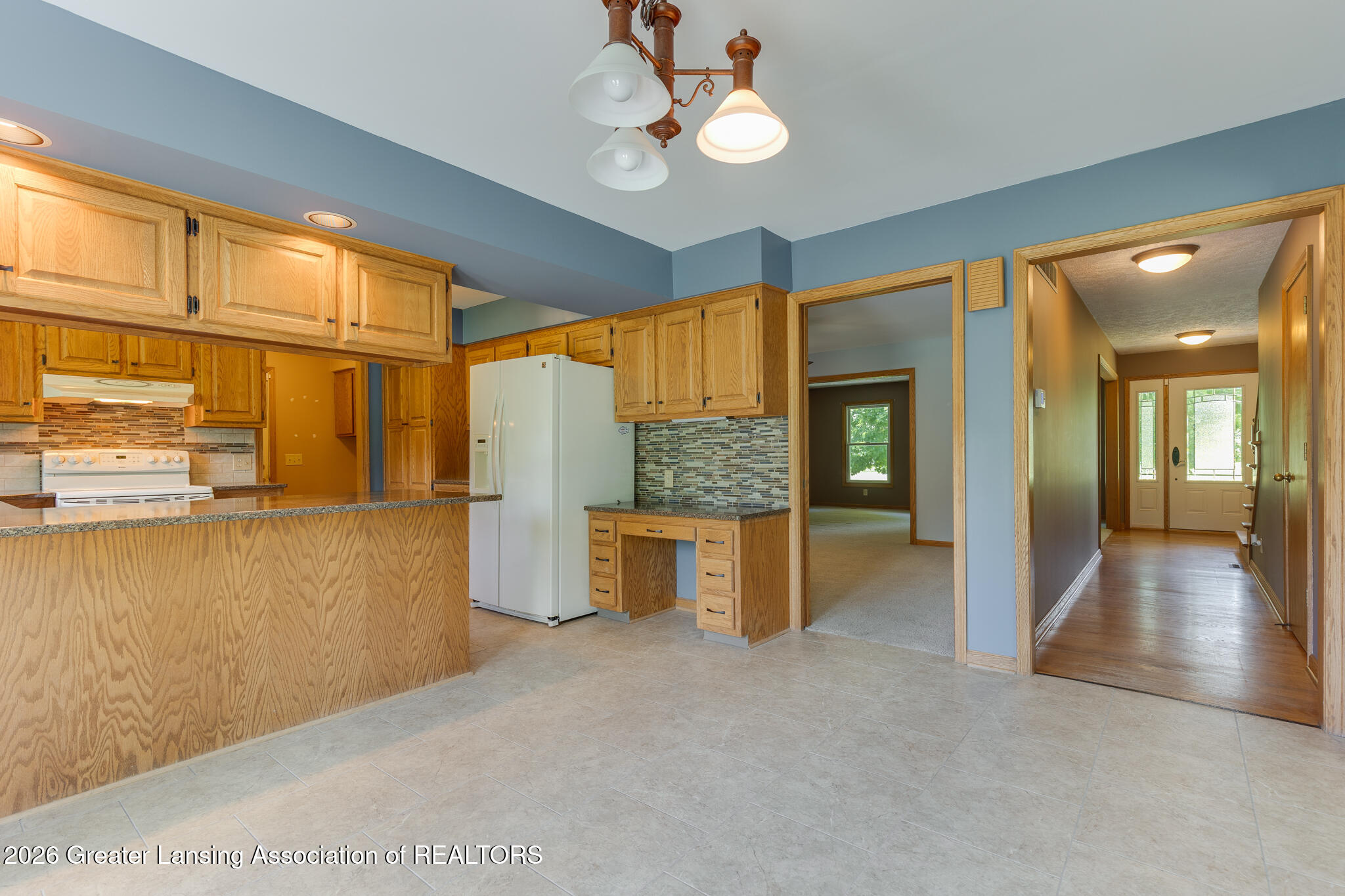 4115 West Howe Road Dewitt, MI 48820 - Photo 13 of 32 .
