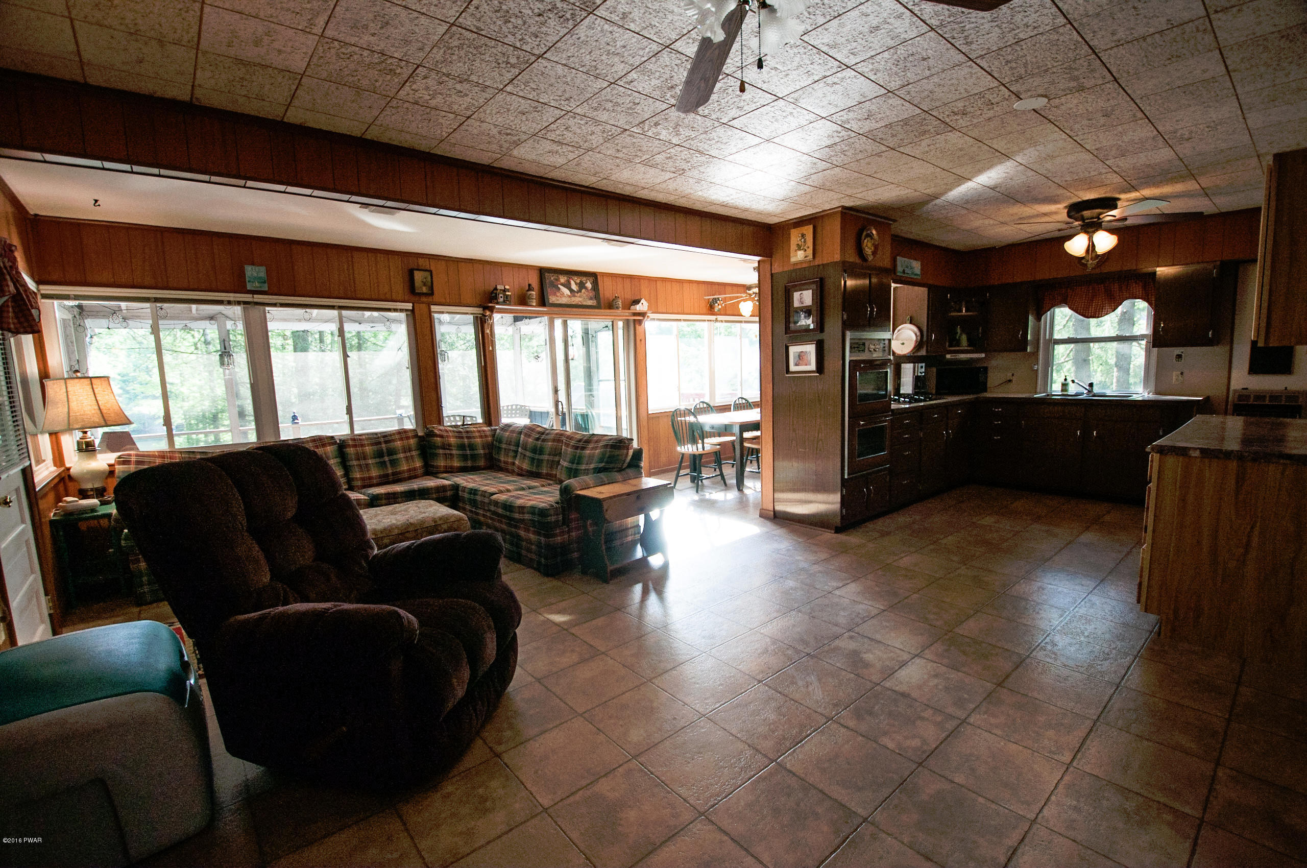 109 River Road Greentown, PA 18426 - Photo 8 of 27 8-Living Room alt view