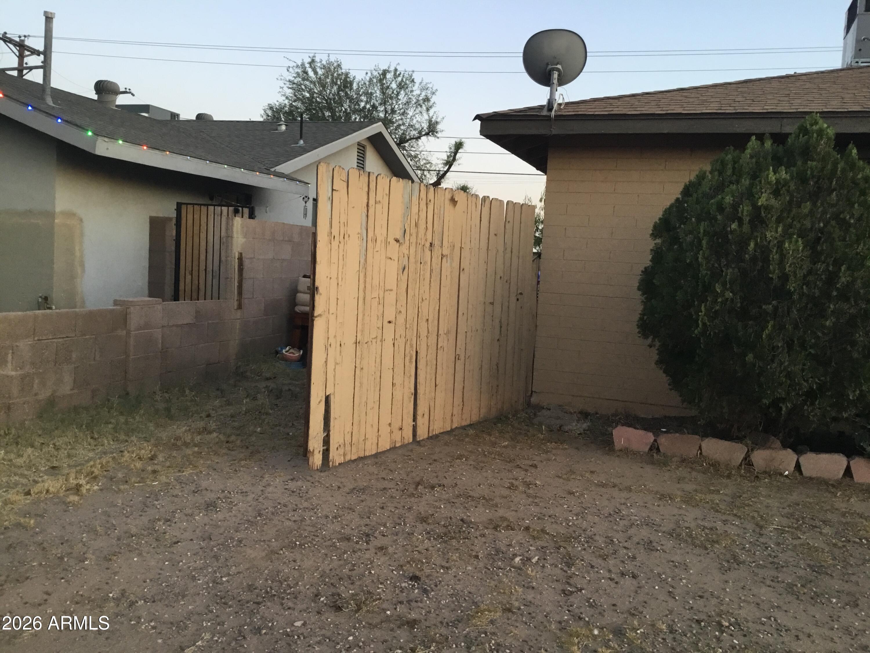 5439 West Osborn Road Phoenix, AZ 85031 - Photo 14 of 27 IMG_6966