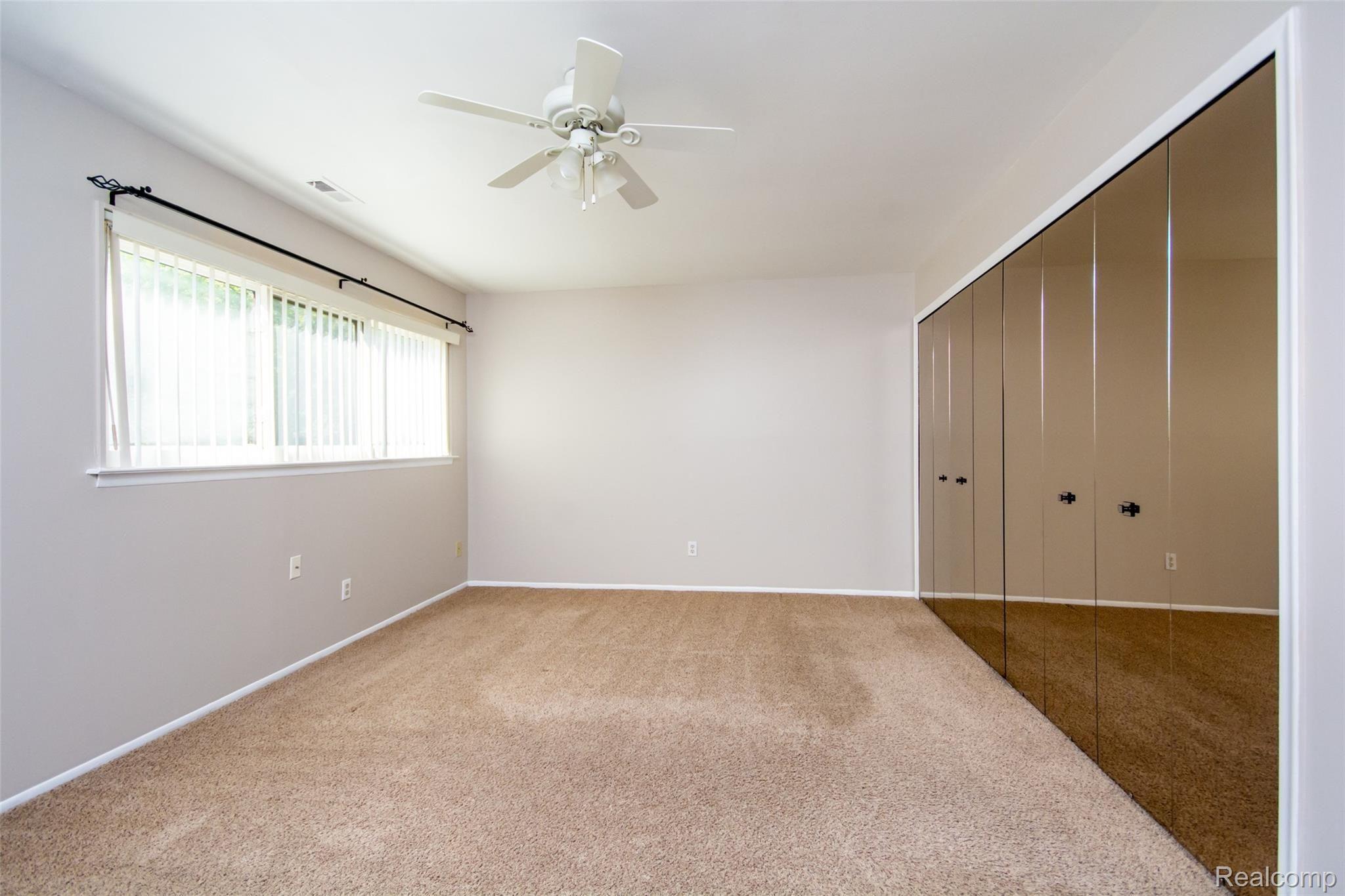 24237 Evergreen Road Southfield, MI 48075 - Photo 9 of 23 DSC_1685.jpg