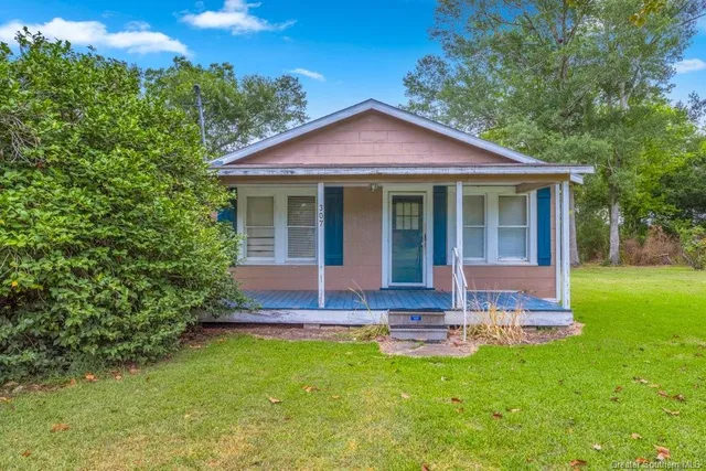 $99,900 | 307 South Welty Avenue, Iowa, LA 70647