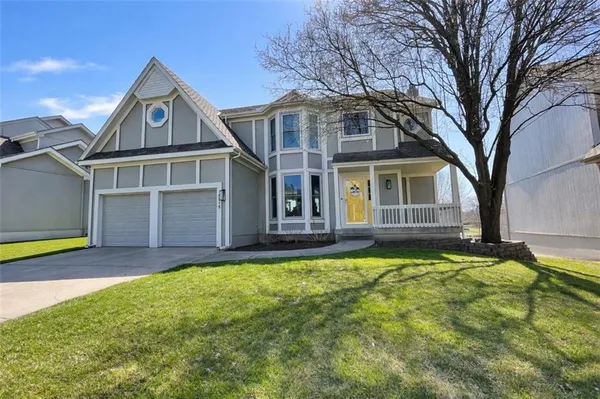 $585,000 | 6515 West 147th Terrace, Overland Park, KS 66223