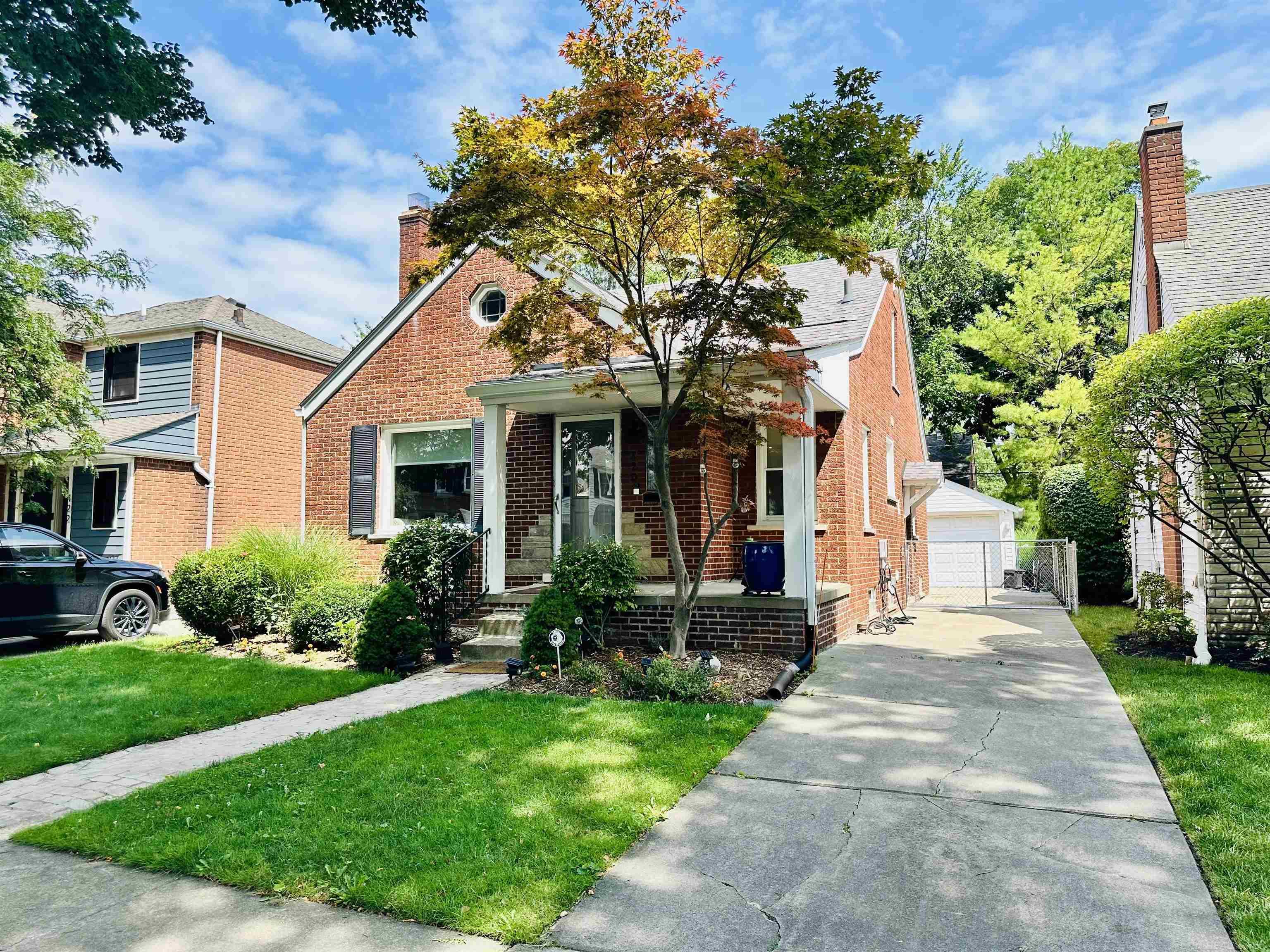 420 Lothrop Road Grosse Pointe, MI 48236 - Photo 1 of 20
