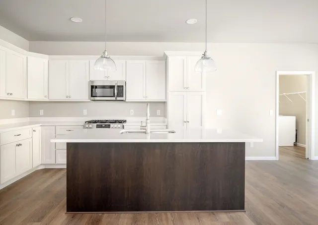 $534,900 | 5902 Saturn Drive, Madison, WI 53718