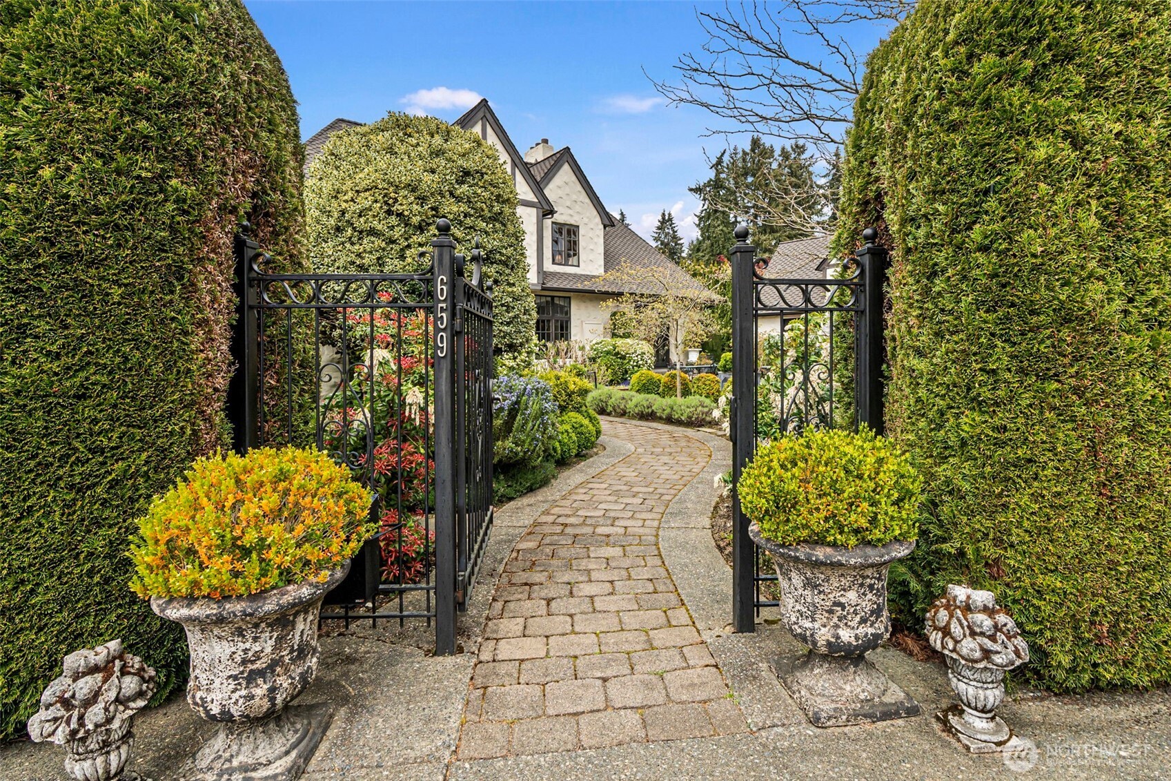 659 Alta Vista Place Fircrest, WA 98466 - Photo 29 of 40 a view of a pathway with plants