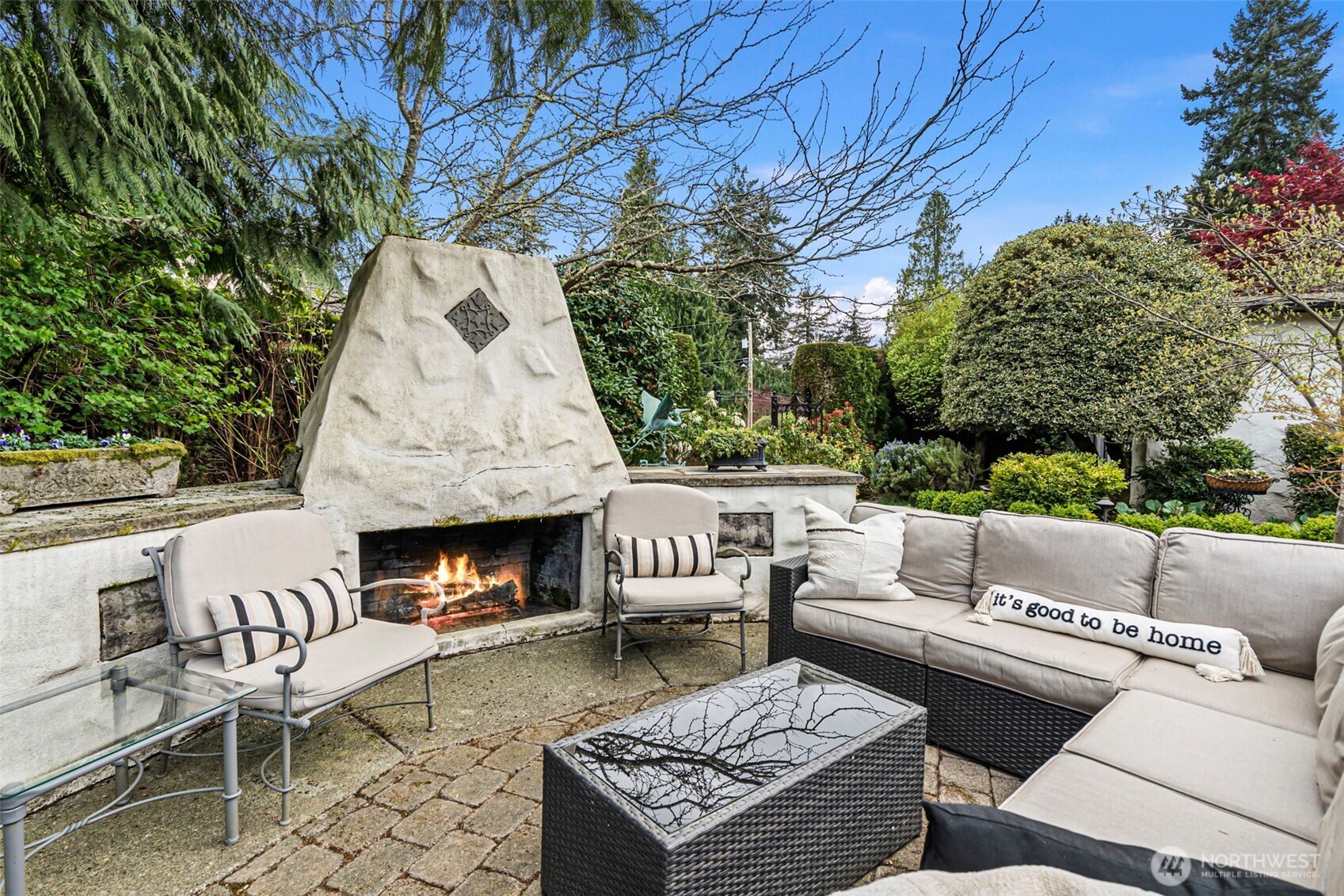 659 Alta Vista Place Fircrest, WA 98466 - Photo 32 of 40 a view of a patio with couches and a fire pit