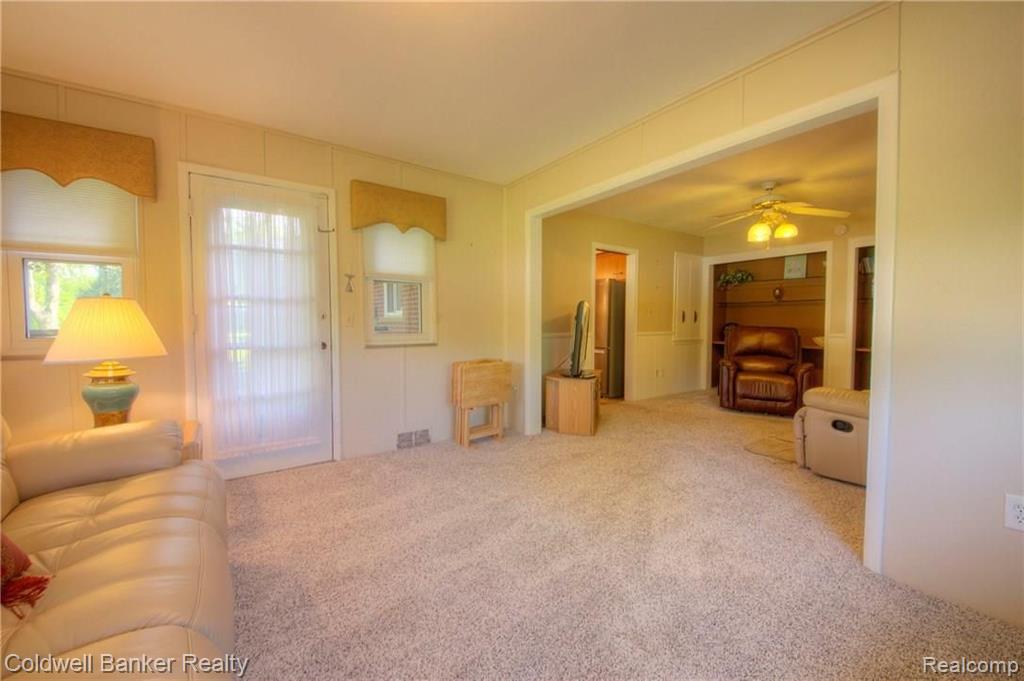 28341 Farmington Road Farmington Hills, MI 48334 - Photo 19 of 35